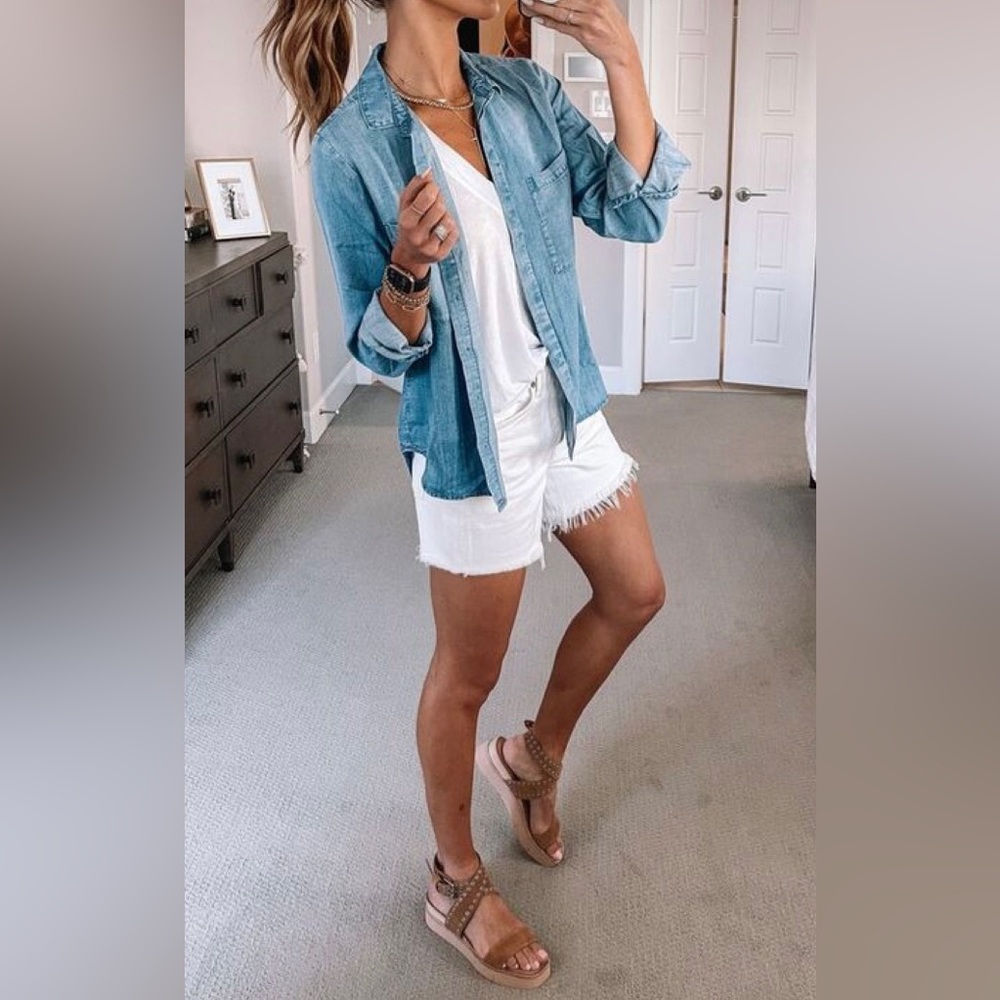 CHAMBRAY BUTTON UP SHIRT